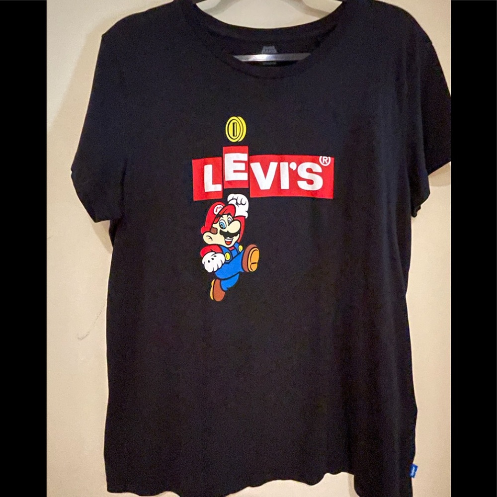 Levi’s Super Mario Tee NWOT